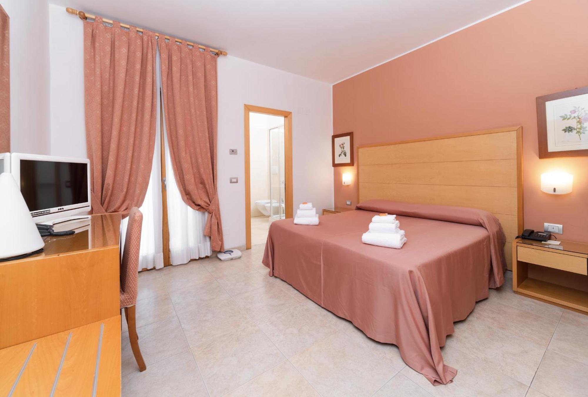 Hotel Degli Aranci Vieste Exteriör bild